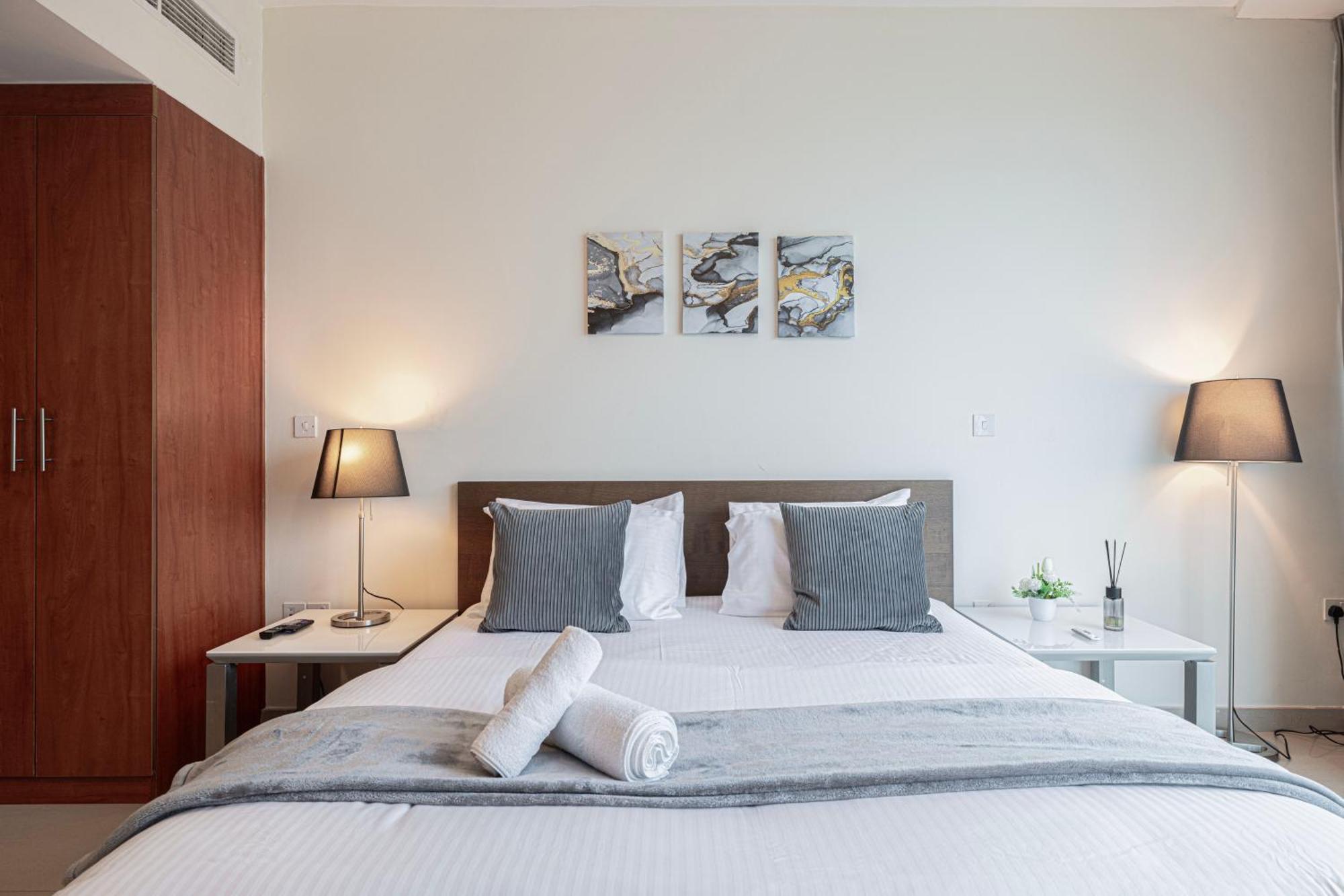 Difc Luxurious Spacious 1-bed In A Prime Location Apartment *