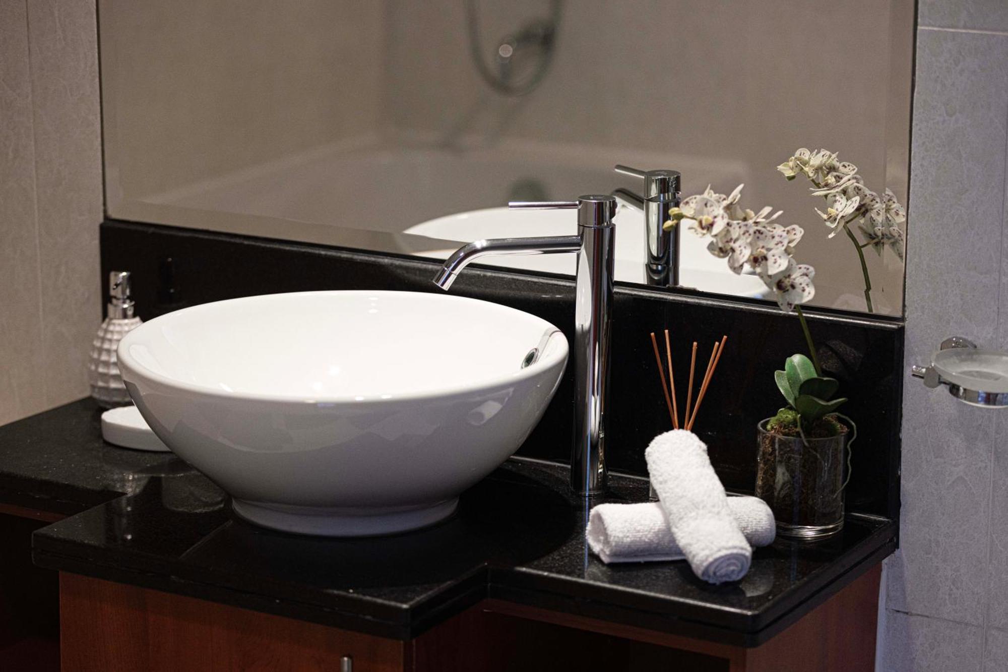 Difc Luxurious Spacious 1-bed In A Prime Location *